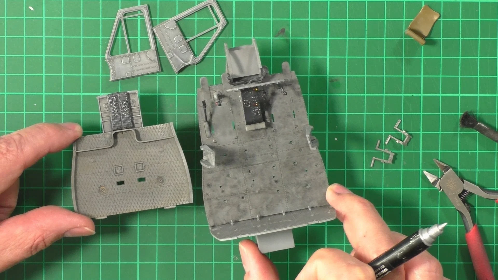Trumpeter 1/35 UH-1B Huey — Flory Models